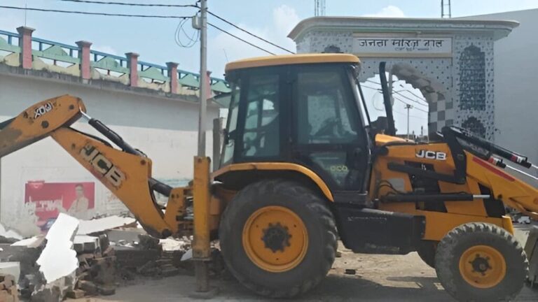 ಭಾರಿ ಭದ್ರತೆಯ ನಡುವೆ ಸಂಭಾಲ್‌ನಲ್ಲಿ ಮಸೀದಿ ಮತ್ತು ಮದುವೆ ಹಾಲ್ ನೆಲಸಮ