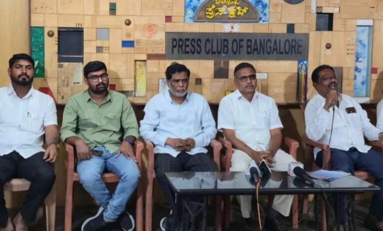 ಒಳಮೀಸಲಾತಿ ಜಾರಿಗೆ ವಿಳಂಬ; ರಾಜಿನಾಮೆಗೆ ಆಗ್ರಹಿಸಿ ಸಮಾಜ ಕಲ್ಯಾಣ ಸಚಿವ ಮಹದೇವಪ್ಪ ಮನೆಗೆ ಮುತ್ತಿಗೆ