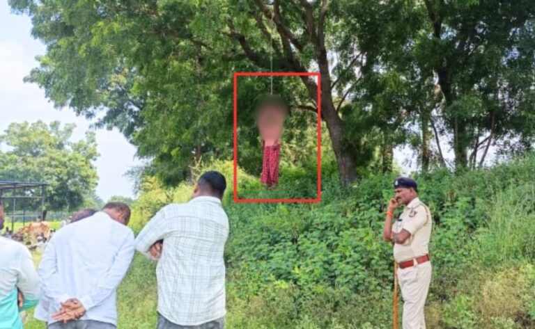 ನೇಣು ಬಿಗಿದ ಸ್ಥಿತಿಯಲ್ಲಿ ದಲಿತ ಬಾಲಕಿಯ ಶವ ಪತ್ತೆ: ಅತ್ಯಾಚಾರವೆಸಗಿ ಕೊಲೆಗೈದಿರುವ ಶಂಕೆ