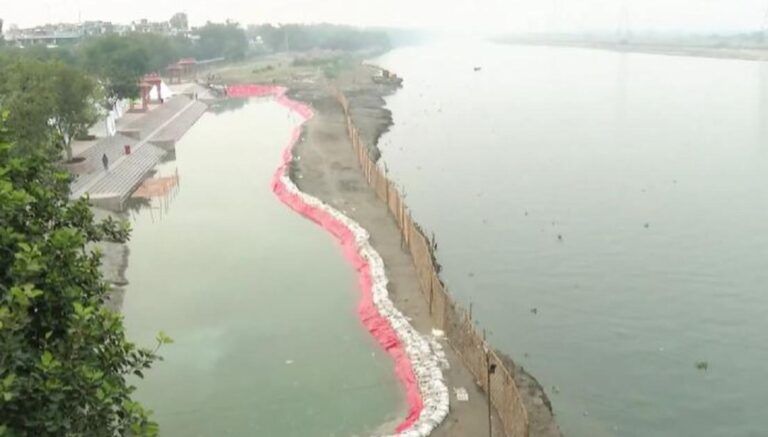 ಛತ್ ಪೂಜೆಗಾಗಿ ಪ್ರಧಾನಿಗೆ ಫಿಲ್ಟರ್ ನೀರಿನ ‘ನಕಲಿ’ ಯಮುನಾ ಘಾಟ್ ನಿರ್ಮಾಣ: ಎಎಪಿ ಆರೋಪ