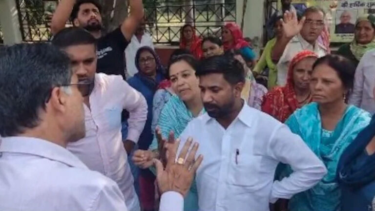 ಮಹಿಳಾ ಸಿಬ್ಬಂದಿ ‘ಮುಟ್ಟು’ ಸಾಬೀತಿಗೆ ‘ಸ್ಯಾನಿಟರಿ ಪ್ಯಾಡ್‌’ನ ಫೋಟೋ ಕೇಳಿದ ಮೇಲ್ವಿಚಾರಕ