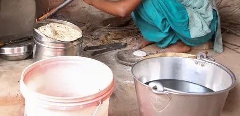 ಪಶ್ಚಿಮ ಬಂಗಾಳ| ಅಡುಗೆ ಮಾಡುವಾಗ ನೀರಿಗೆ ಬದಲಾಗಿ ಆಸಿಡ್ ಬಳಸಿದ ಮಹಿಳೆ; 6 ಮಂದಿ ಆಸ್ಪತ್ರೆಗೆ ದಾಖಲು