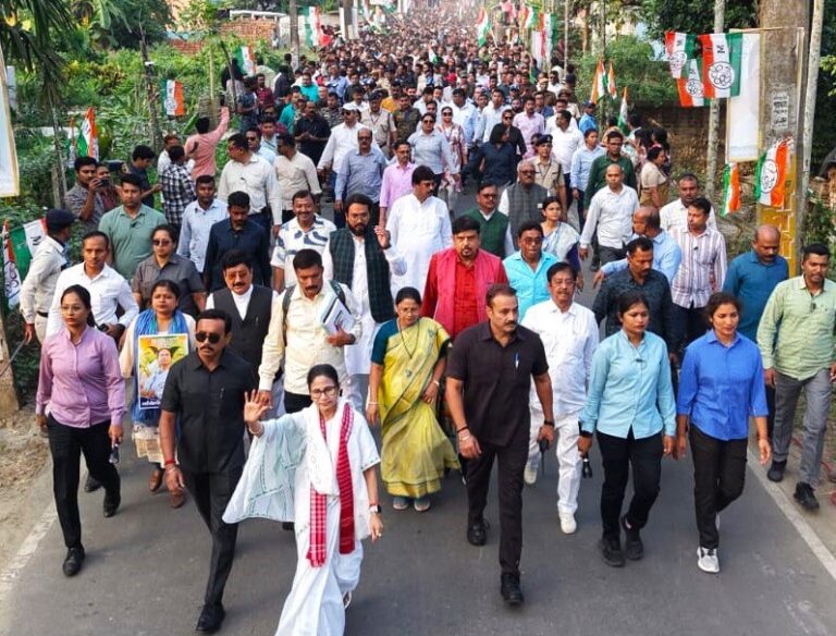 ಬಂಗಾಳದಲ್ಲಿ ನೀವು ನನ್ನನ್ನು ಗುರಿಯಾಗಿಸಿಕೊಂಡರೆ, ನಾನು ರಾಷ್ಟ್ರವನ್ನೇ ಅಲ್ಲಾಡಿಸುತ್ತೇನೆ: ಬಿಜೆಪಿಗೆ ಎಚ್ಚರಿಕೆ ಕೊಟ್ಟ ಮಮತಾ