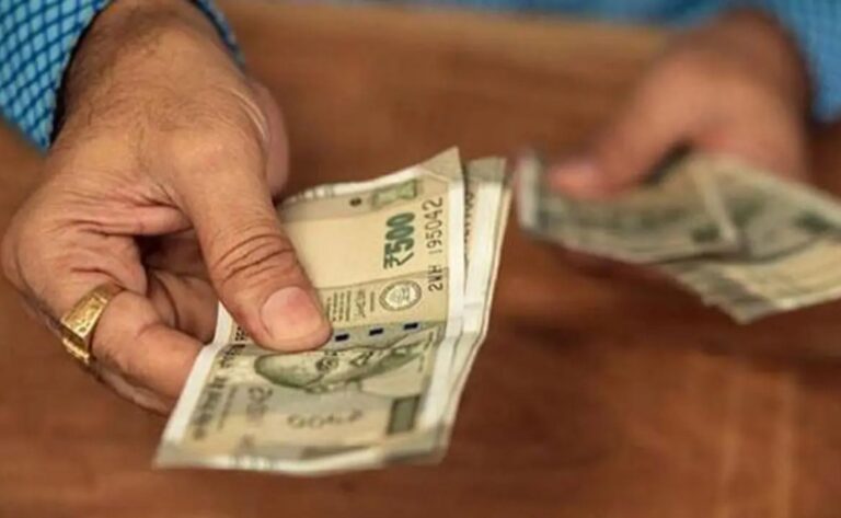 ರೂ. 15 ಲಕ್ಷ ಲಂಚ ಪಡೆದ ಪ್ರಕರಣ : ನ್ಯಾಯಾಧೀಶನ ಮೇಲೆ ಕೇಸ್, ಕೋರ್ಟ್ ಗುಮಾಸ್ತ ಅರೆಸ್ಟ್