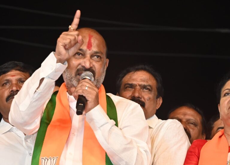 ತೆಲಂಗಾಣವನ್ನು ಮುಸ್ಲಿಂ ರಾಜ್ಯವನ್ನಾಗಿಸಲು ರೇವಂತ್ ರೆಡ್ಡಿ- ಓವೈಸಿ ಯೋಜಿಸುತ್ತಿದ್ದಾರೆ: ಕೇಂದ್ರ ಸಚಿವ ಬಂಡಿ ಸಂಜಯ್ ಕುಮಾರ್