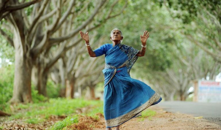 ವೃಕ್ಷಮಾತೆ ಪದ್ಮಶ್ರೀ ಪುರಸ್ಕೃತೆ ಸಾಲುಮರದ ತಿಮ್ಮಕ್ಕ ಇನ್ನಿಲ್ಲ