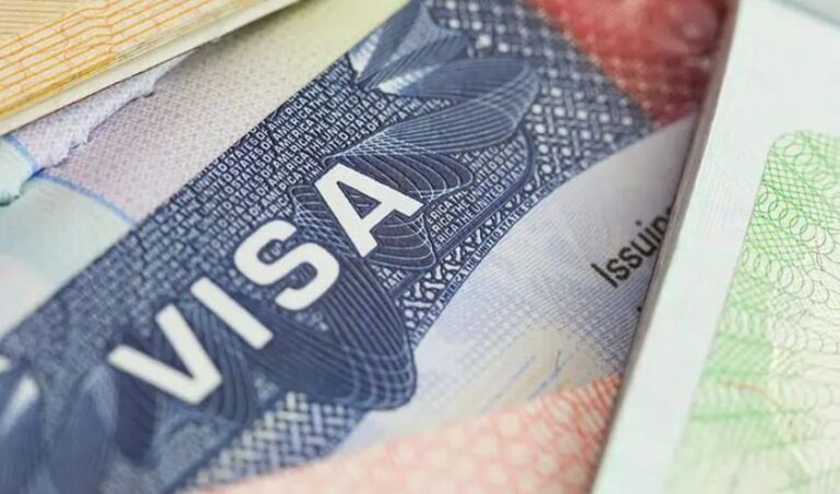 ಬಾಂಗ್ಲಾದೇಶದ ಚಿತ್ತಗಾಂಗ್‌ನಲ್ಲಿ ಭಾರತೀಯ ವೀಸಾ ಅರ್ಜಿಗಳನ್ನು ಅನಿರ್ದಿಷ್ಟಾವಧಿಗೆ ಸ್ಥಗಿತಗೊಳಿಸಲಾಗಿದೆ