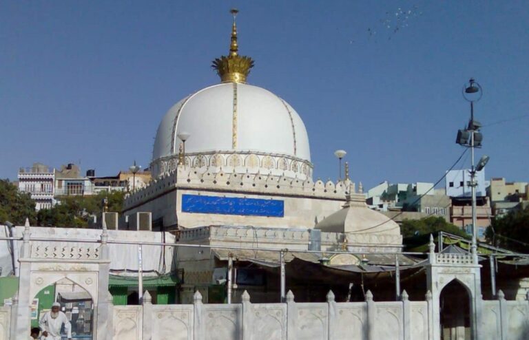 ಅಜ್ಮೀರ್ ದರ್ಗಾ ಉರೂಸ್‌ಗೆ ಪ್ರಧಾನಿ ಚಾದರ್ ಅರ್ಪಿಸುವುದನ್ನು ತಡೆಯುವಂತೆ ಸುಪ್ರೀಂ ಕೋರ್ಟ್‌ಗೆ ಅರ್ಜಿ