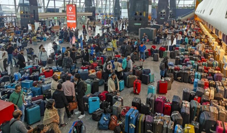 ಇಂಡಿಗೋ ಬಿಕ್ಕಟ್ಟು: ನಾಲ್ವರು ವಿಮಾನ ಕಾರ್ಯಾಚರಣೆಯ ಇನ್ ಸ್ಪೆಕ್ಟರ್ ಗಳ ಅಮಾನತು 