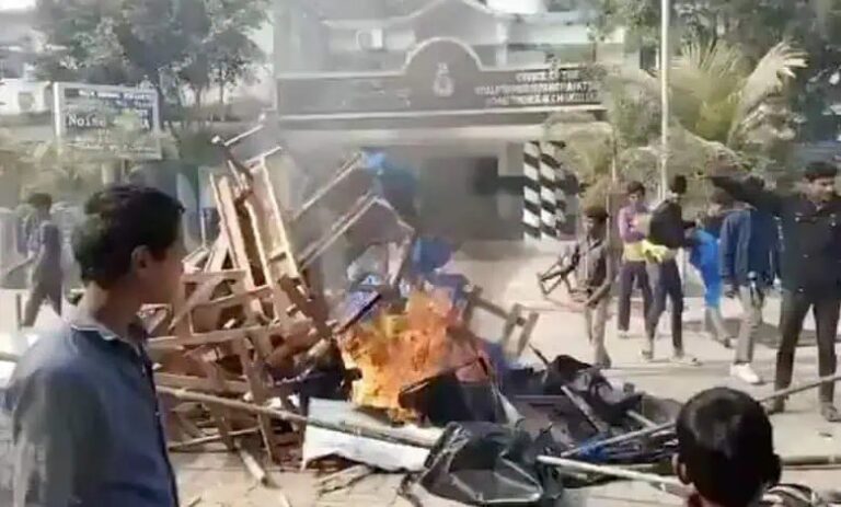 ಪಶ್ಚಿಮ ಬಂಗಾಳ ಎಸ್‌ಐಆರ್ ಪ್ರತಿಭಟನೆ; ಉತ್ತರ ದಿನಾಜ್‌ಪುರದ ಸರ್ಕಾರಿ ಕಚೇರಿ ಧ್ವಂಸ