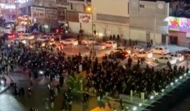 ಇರಾನ್‌ನಲ್ಲಿ ತೀವ್ರಗೊಂಡ ಆಡಳಿತ ವಿರೋಧಿ ಪ್ರತಿಭಟನೆ : ಟ್ರಂಪ್ ಮಧ್ಯಪ್ರವೇಶ ಕೋರಿದ ಮಾಜಿ ದೊರೆಯ ಮಗ