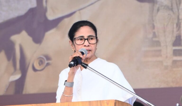 ಬಂಗಾಳದಲ್ಲಿ ಎಸ್‌ಐಆರ್ ಭಯದಿಂದ 110 ಮಂದಿ ಆತ್ಮಹತ್ಯೆ : ಸಿಎಂ ಮಮತಾ ಬ್ಯಾನರ್ಜಿ