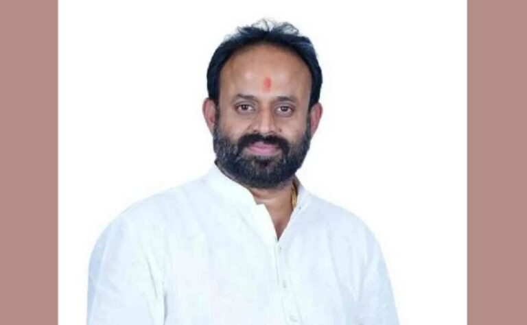 ಪೌರಾಯುಕ್ತೆಗೆ ಧಮ್ಕಿ ಪ್ರಕರಣ : ಕರ್ನಾಟಕ-ಕೇರಳ ಗಡಿಯಲ್ಲಿ ರಾಜೀವ್‌ ಗೌಡ ಬಂಧನ; ಆಶ್ರಯ ಕೊಟ್ಟ ಮಂಗಳೂರಿನ ಉದ್ಯಮಿ ವಶಕ್ಕೆ