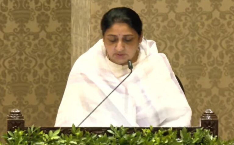 ಮಹಾರಾಷ್ಟ್ರದ ಉಪ ಮುಖ್ಯಮಂತ್ರಿಯಾಗಿ ಅಜಿತ್ ಪವಾರ್ ಪತ್ನಿ ಸುನೇತ್ರಾ ಪವಾರ್ ಪ್ರಮಾಣ ವಚನ ಸ್ವೀಕಾರ