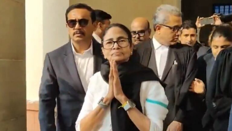 ಎಸ್‌ಐಆರ್ ಅರ್ಜಿ ವಿಚಾರಣೆ : ಸುಪ್ರೀಂ ಕೋರ್ಟ್‌ನಲ್ಲಿ ಮಮತಾ ಬ್ಯಾನರ್ಜಿ ಸ್ವತಃ ವಾದ ಮಂಡನೆ