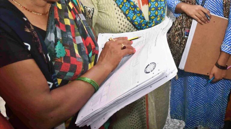 Karnataka Budget 2026| ಗೃಹಲಕ್ಷ್ಮಿ ಯೋಜನೆಗೆ 28,608 ಕೋಟಿ ರೂ. ಮೀಸಲು; ದೇವದಾಸಿ-ಲಿಂಗತ್ವ ಅಲ್ಪಸಂಖ್ಯಾತರ ಸ್ಥಿತಿಗತಿ ಅರಿಯಲು ಸಮೀಕ್ಷೆ