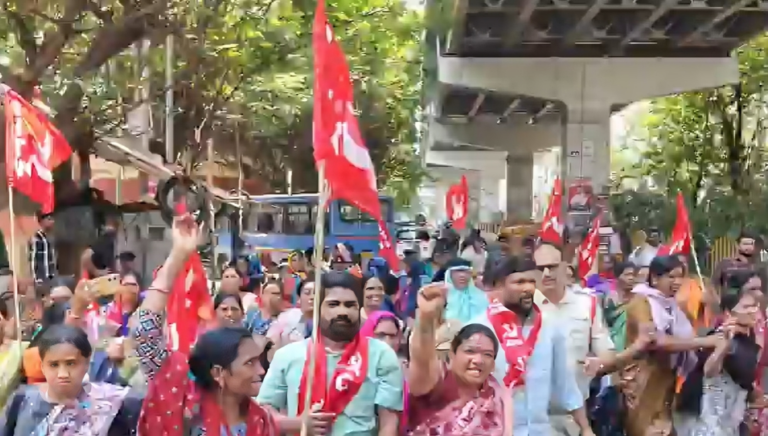 ತೆಲಂಗಾಣ| ನಿಗದಿತ ವೇತನ-ಉದ್ಯೋಗ ಭದ್ರತೆಗೆ ಆಗ್ರಹಿಸಿ ಆಶಾ ಕಾರ್ಯಕರ್ತೆಯರಿಂದ ಸರ್ಕಾರದ ವಿರುದ್ಧ ಪ್ರತಿಭಟನೆ