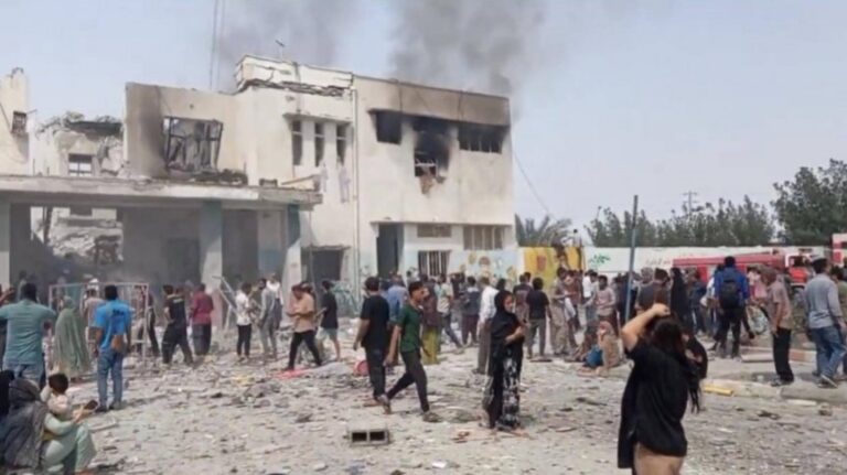 ಇರಾನ್‌ನ ಶಾಲೆಗಳ ಮೇಲೆ ಇಸ್ರೇಲ್ ದಾಳಿ : ಮಕ್ಕಳು ಸೇರಿ 100ಕ್ಕೂ ಹೆಚ್ಚು ಜನರು ಸಾವು