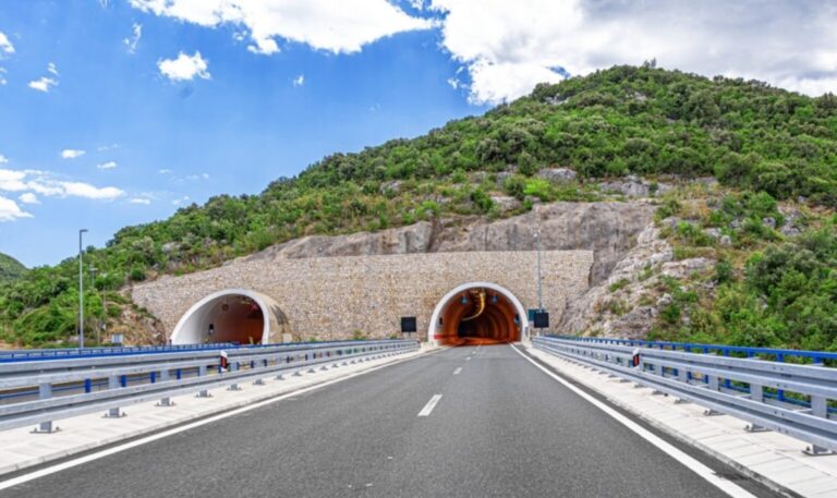 ‘ಯೋಜನೆಯು ಕೇರಳಕ್ಕೆ ಜೀವನಾಡಿಯಾಗಲಿದೆ’: ವಯನಾಡ್ ಸುರಂಗ ಮಾರ್ಗ ವಿರುದ್ದದ ಅರ್ಜಿ ವಜಾಗೊಳಿಸಿದ ಸುಪ್ರೀಂ ಕೋರ್ಟ್