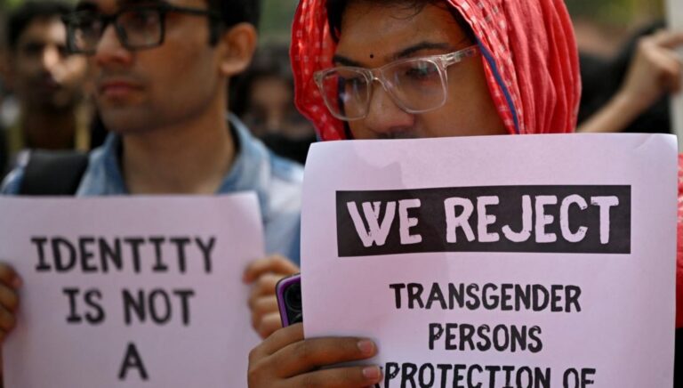 ಕೇಂದ್ರದ ಹೊಸ ಕಾಯ್ದೆಯಿಂದ ಸಂಕಷ್ಟ : ಇಬ್ಬರು ಟ್ರಾನ್ಸ್‌ಜೆಂಡರ್ ವ್ಯಕ್ತಿಗಳಿಗೆ ಹಾರ್ಮೋನ್ ಚಿಕಿತ್ಸೆ ಮುಂದುವರಿಸಲು ಕೇರಳ ಹೈಕೋರ್ಟ್ ಅನುಮತಿ