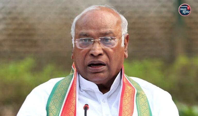 ಮಹಿಳಾ ಮೀಸಲಾತಿ, ಕ್ಷೇತ್ರ ಮರುವಿಂಗಡಣೆ ಕುರಿತ ಚರ್ಚೆ: ಮಲ್ಲಿಕಾರ್ಜುನ ಖರ್ಗೆ ನಿವಾಸದಲ್ಲಿ ಸಭೆ ಸೇರಿದ ವಿಪಕ್ಷ ನಾಯಕರು