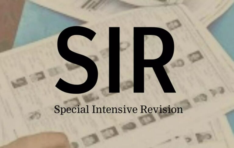 SIR ಅವಾಂತರ : ಎನ್ಯುಮರೇಷನ್ ಫಾರಂ ಸರಿಯಾಗಿ ತುಂಬಿಕೊಟ್ಟರೂ ಕರಡು ಪಟ್ಟಿಯಲ್ಲಿ ಹೆಸರಿಲ್ಲ; ಆತಂಕಗೊಂಡು ಮತಗಟ್ಟೆಗಳತ್ತ ಧಾವಿಸಿದ ಜನರು-ವರದಿ