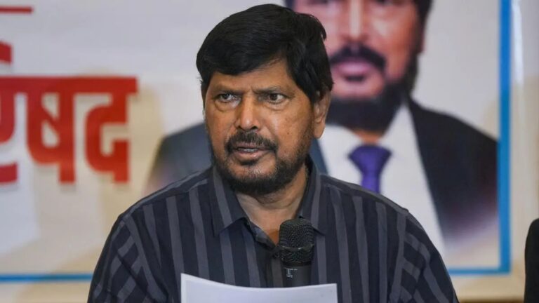 ಮೀಸಲಾತಿ ವಿರೋಧಿ ಬೇಡಿಕೆಗಳ ವಿರುದ್ಧ ದೇಶದ್ರೋಹ ಪ್ರಕರಣ ದಾಖಲಿಸಿ: ಕೇಂದ್ರ ಸಚಿವ ಅಠಾವಳೆ ಆಗ್ರಹ