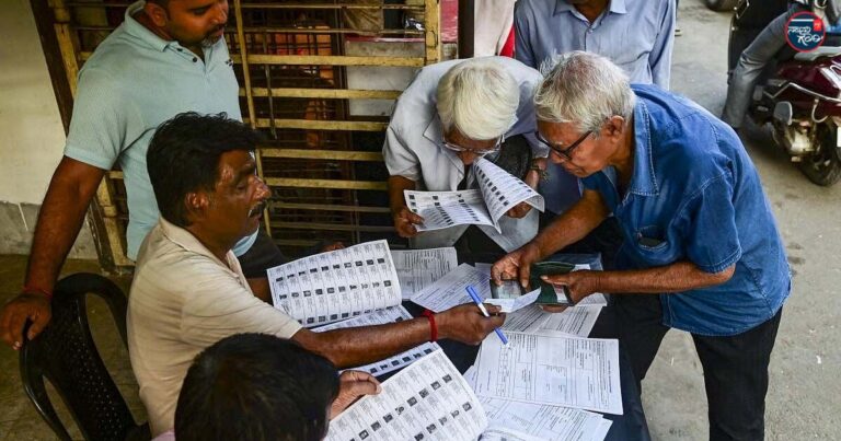 ಕರ್ನಾಟಕ ಎಸ್ಐಆರ್: 43.81 ಲಕ್ಷ ಜನರಿಗೆ SIR ನೋಟಿಸ್: ಗಣ್ಯರ ಹೆಸರು ಸರಿಪಡಿಸುವ ಚುನಾವಣಾ ಆಯೋಗಕ್ಕೆ ಜನ-ಸಾಮಾನ್ಯರ ನೋವು ಕಾಣುತ್ತಿಲ್ಲವೇ?