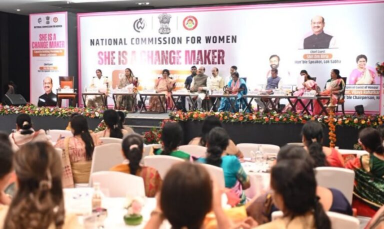 ರಾಷ್ಟ್ರೀಯ ಮಹಿಳಾ ಆಯೋಗದ ಕಾರ್ಯಾಗಾರದಲ್ಲಿ ಬರೀ ಹಿಂದಿ ಮಾತು : ಆಕ್ಷೇಪ ವ್ಯಕ್ತಪಡಿಸಿ ಹೊರನಡೆದ ಕೇರಳದ ಶಾಸಕರು
