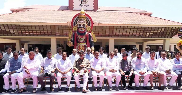 ಕರಾವಳಿ ಇತಿಹಾಸದಲ್ಲೇ ಪ್ರಥಮ: ಮಂಗಳೂರಿನಲ್ಲಿ ಸಿಎಂ ‘ಡಿ.ಕೆ ಶಿವಕುಮಾರ್’ ನೇತೃತ್ವದಲ್ಲಿ ರಾಜ್ಯ ಸಚಿವ ಸಂಪುಟ ಸಭೆ