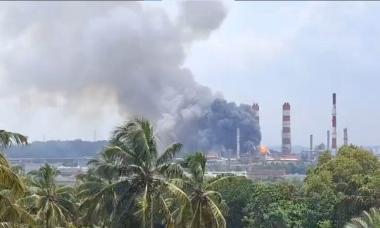 Mangaluru| MRPLನಲ್ಲಿ ಭಾರಿ ಸ್ಫೋಟ: 8 ಮಂದಿಗೆ ಗಾಯ, ಕಂಪಿಸಿದ ಜೋಕಟ್ಟೆಯ ಮನೆಗಳು-ಅಂಗನವಾಡಿ